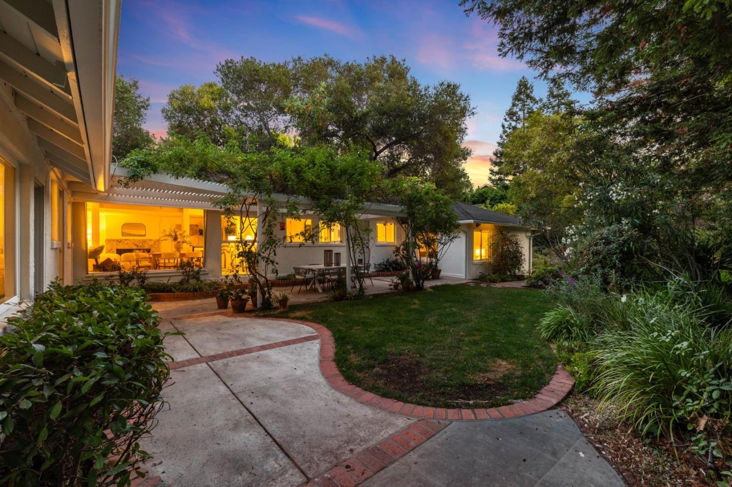 Detail Gallery Image 28 of 36 For 20 Don Ct, Redwood City,  CA 94062 - 4 Beds | 3 Baths