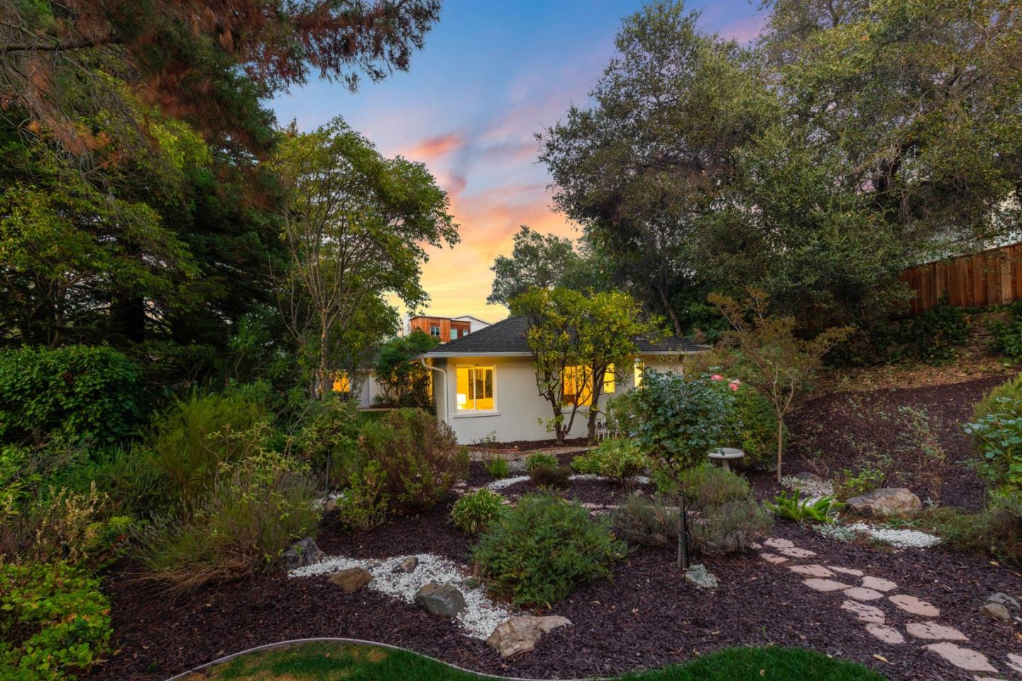 Detail Gallery Image 31 of 36 For 20 Don Ct, Redwood City,  CA 94062 - 4 Beds | 3 Baths