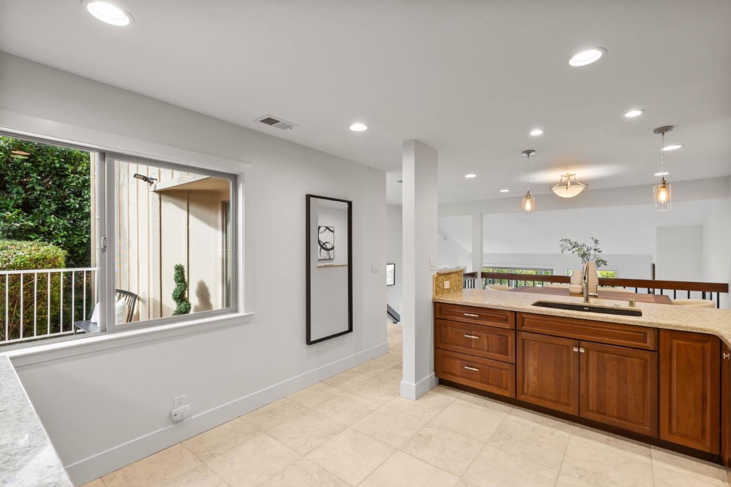 Detail Gallery Image 11 of 57 For 6 Lilly Ln, San Carlos,  CA 94070 - 3 Beds | 2/1 Baths