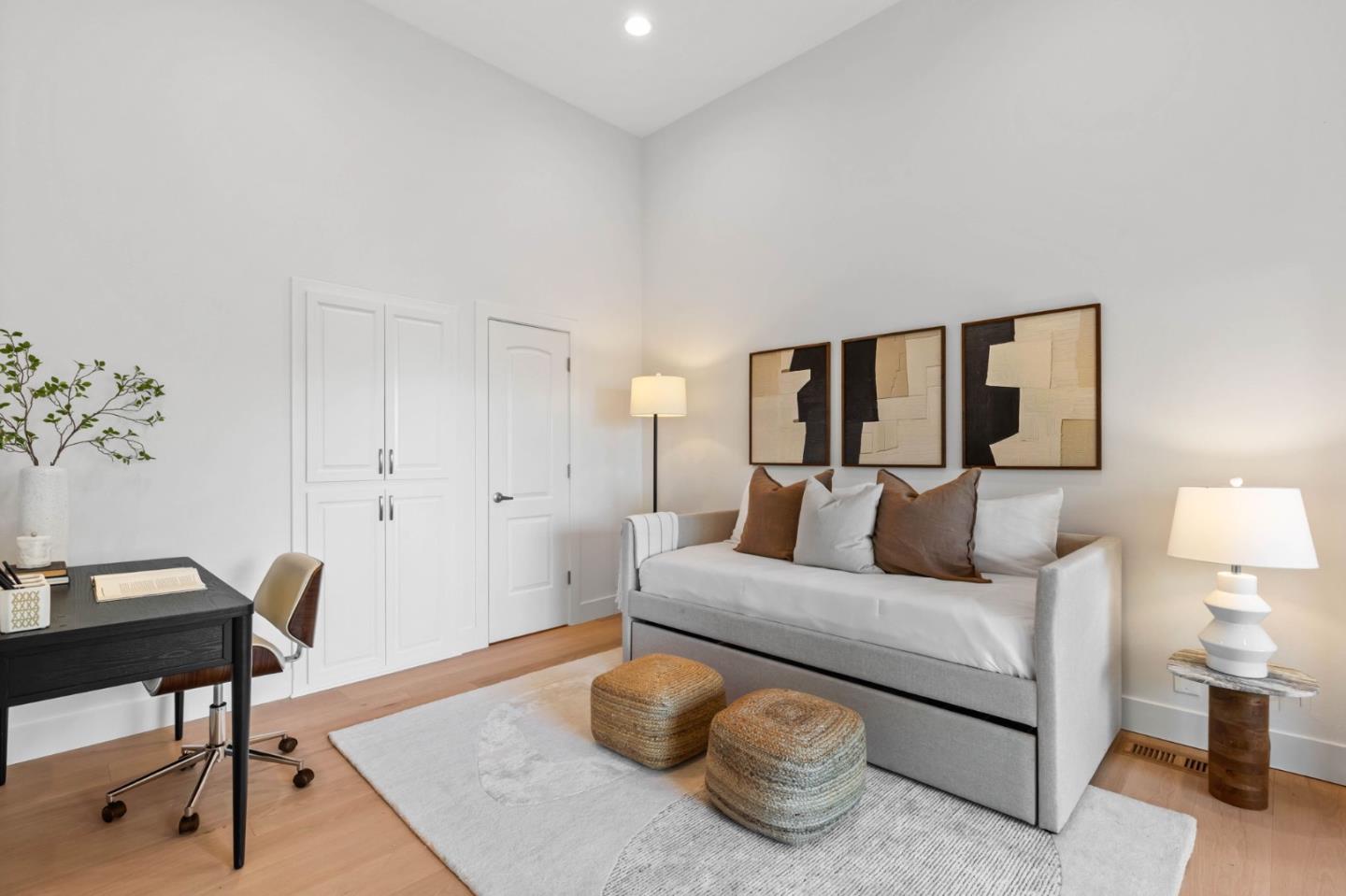 Detail Gallery Image 14 of 57 For 6 Lilly Ln, San Carlos,  CA 94070 - 3 Beds | 2/1 Baths