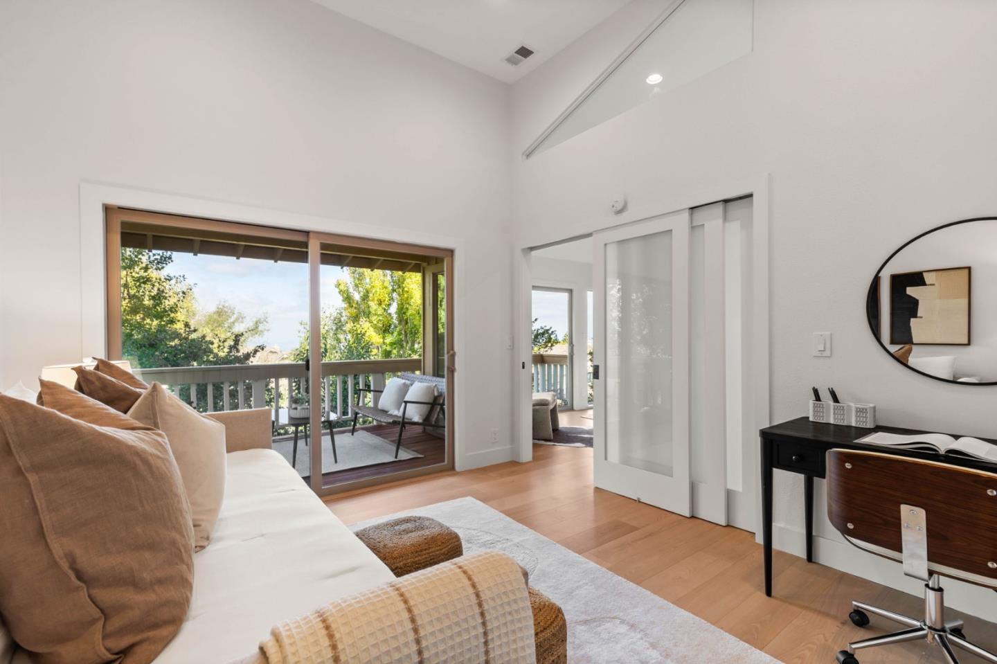 Detail Gallery Image 15 of 57 For 6 Lilly Ln, San Carlos,  CA 94070 - 3 Beds | 2/1 Baths