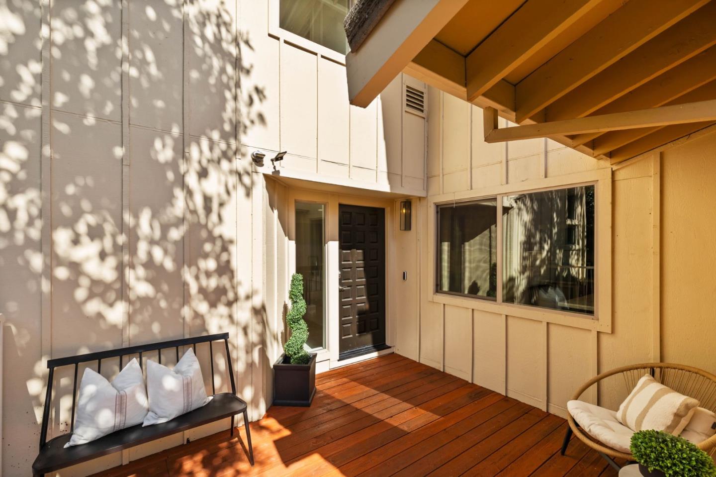 Detail Gallery Image 3 of 57 For 6 Lilly Ln, San Carlos,  CA 94070 - 3 Beds | 2/1 Baths