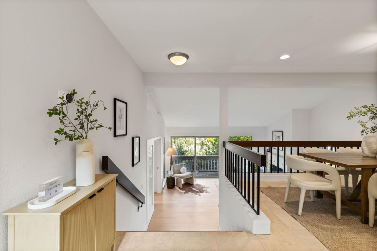 Detail Gallery Image 4 of 57 For 6 Lilly Ln, San Carlos,  CA 94070 - 3 Beds | 2/1 Baths