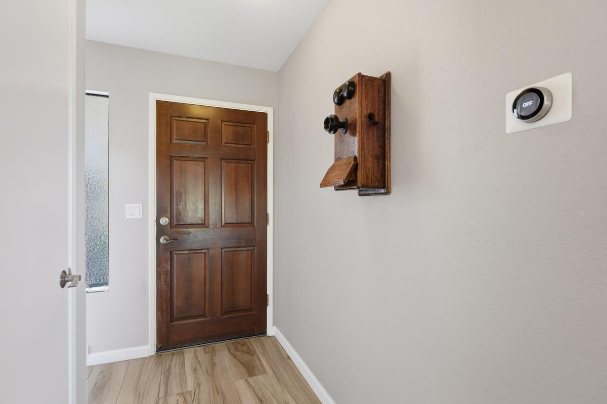 Detail Gallery Image 3 of 25 For 61 Joes Ln, Hollister,  CA 95023 - 2 Beds | 2/1 Baths