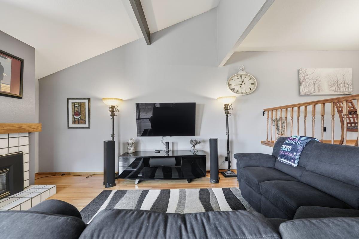 Detail Gallery Image 4 of 25 For 61 Joes Ln, Hollister,  CA 95023 - 2 Beds | 2/1 Baths