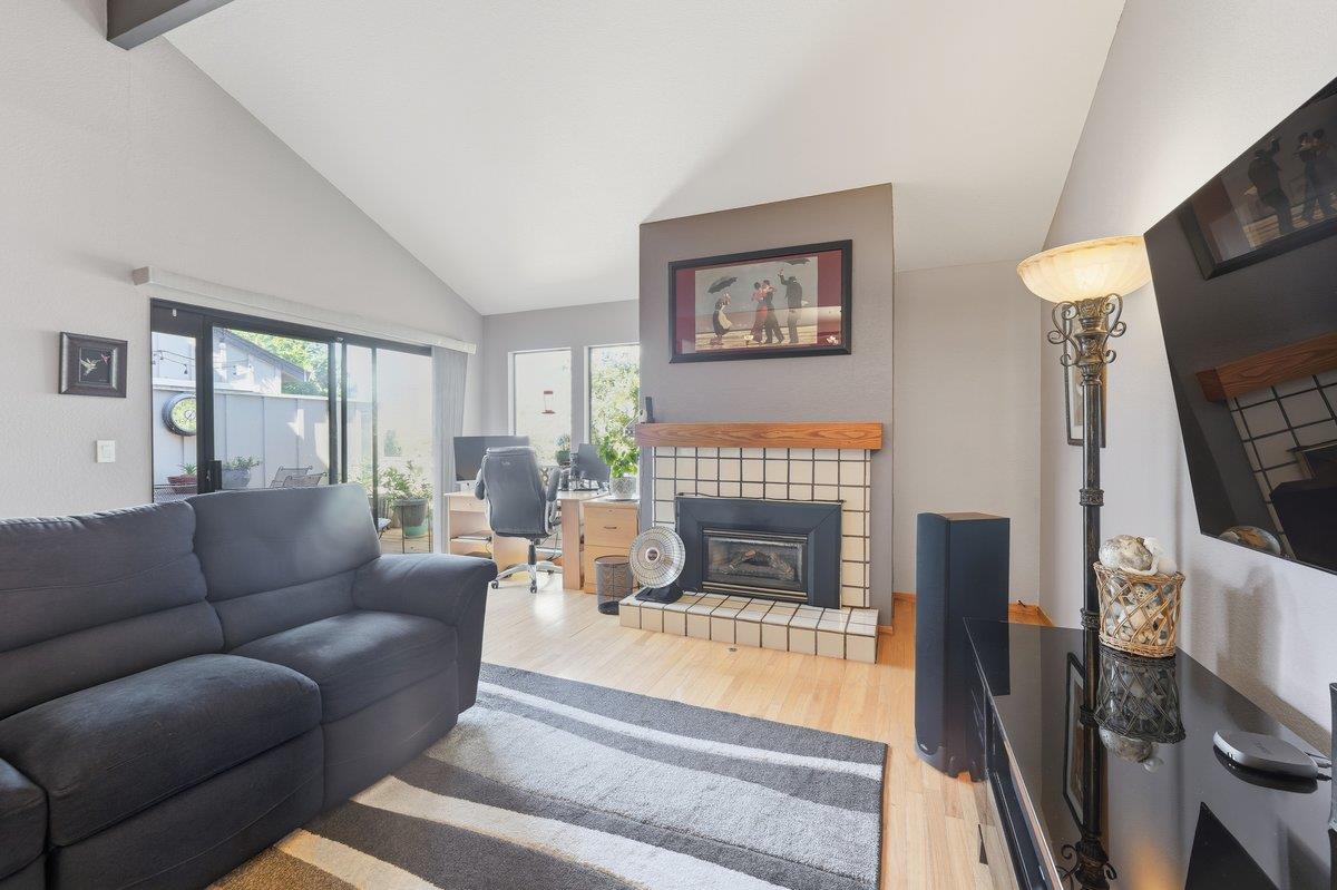 Detail Gallery Image 6 of 25 For 61 Joes Ln, Hollister,  CA 95023 - 2 Beds | 2/1 Baths