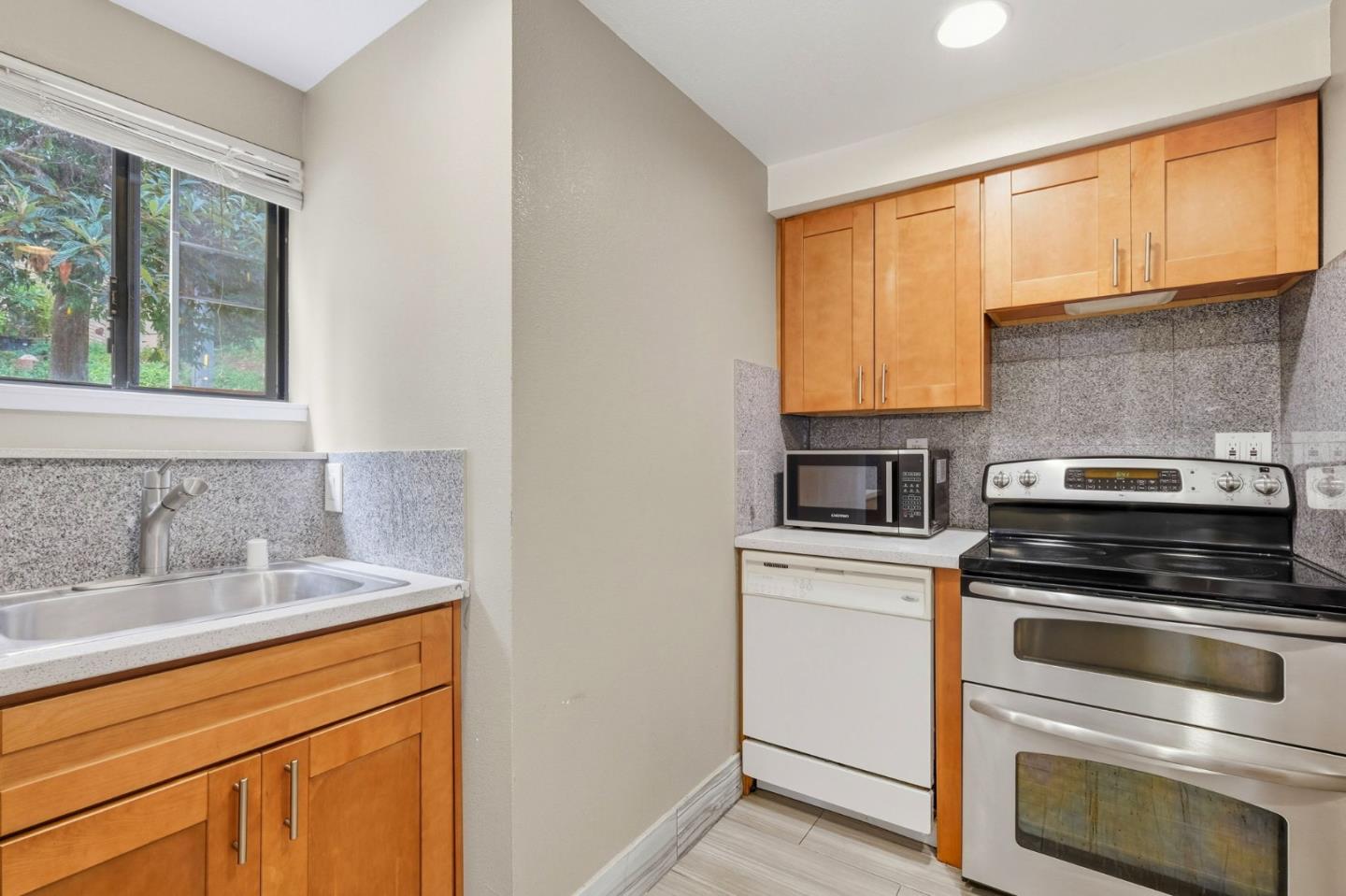 Detail Gallery Image 36 of 50 For 21564 Mary Alice Way, Los Gatos,  CA 95033 - 3 Beds | 2 Baths