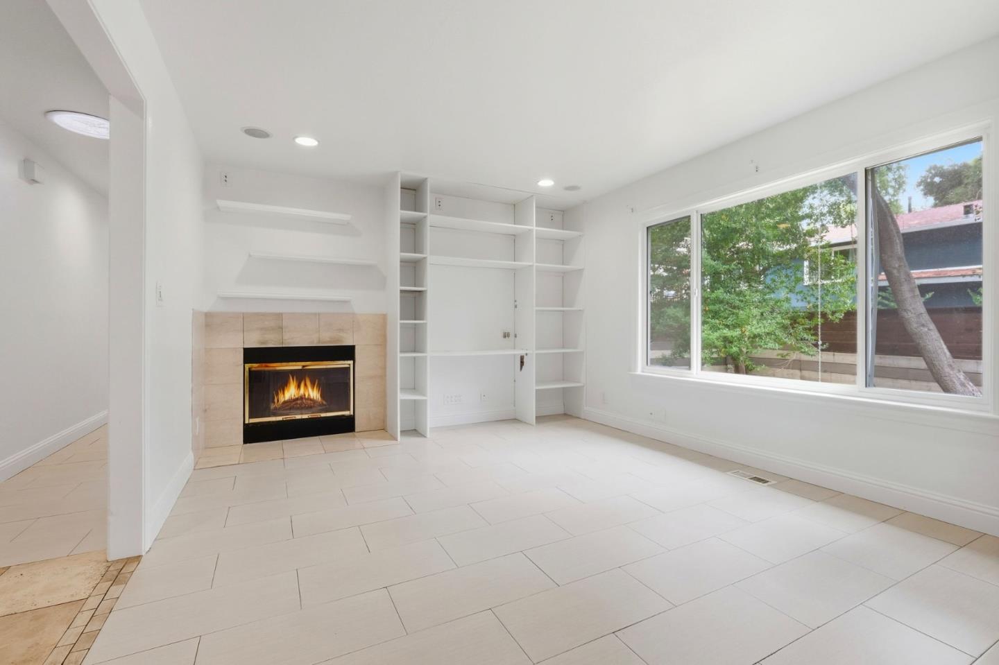 Detail Gallery Image 4 of 50 For 21564 Mary Alice Way, Los Gatos,  CA 95033 - 3 Beds | 2 Baths