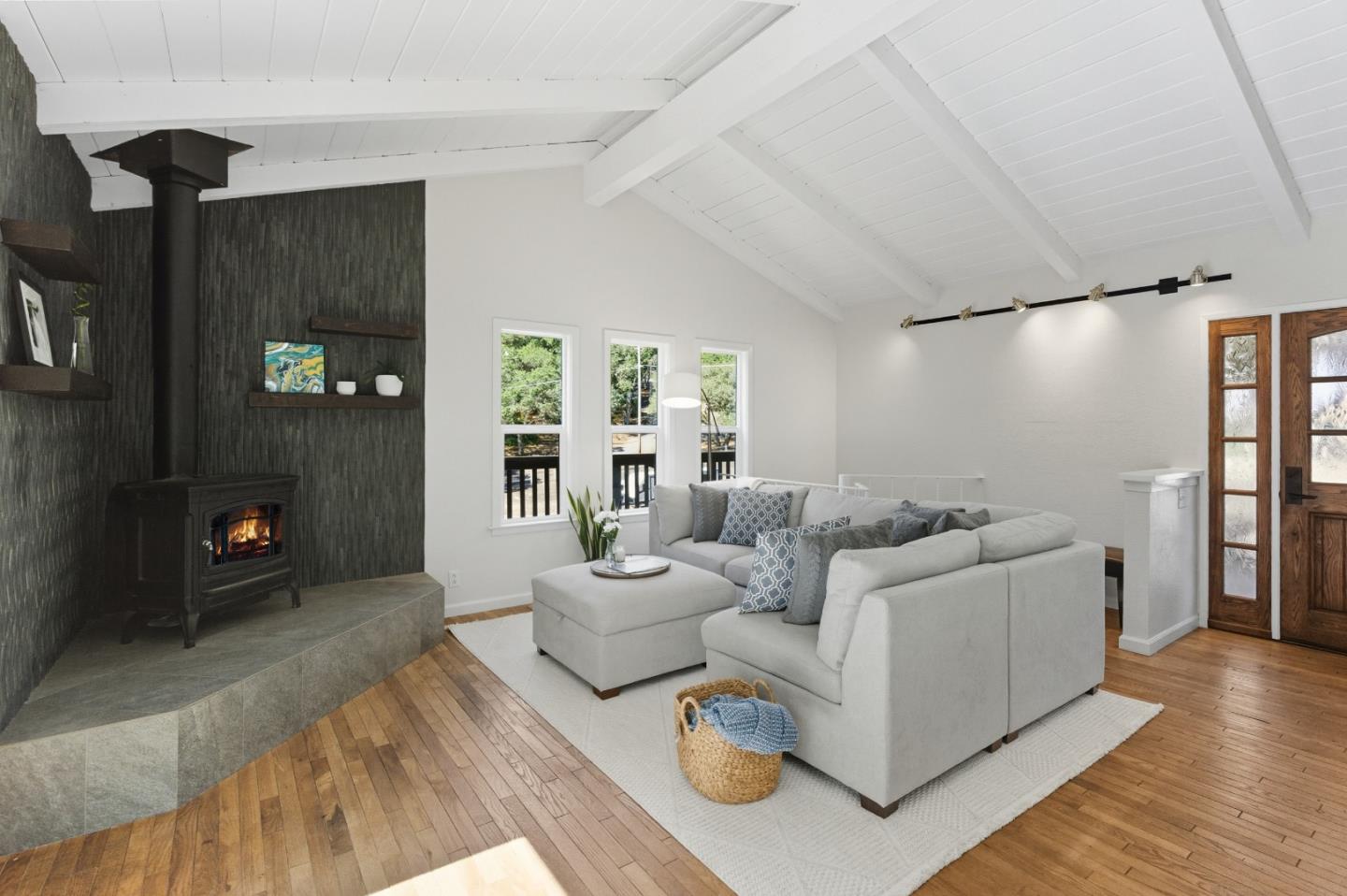 Detail Gallery Image 7 of 52 For 2471 Tuckahoe Ter, Royal Oaks,  CA 95076 - 3 Beds | 2 Baths