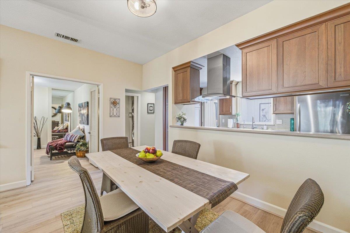 Detail Gallery Image 16 of 41 For 1109 Heather Ln, Pacific Grove,  CA 93950 - 2 Beds | 2 Baths