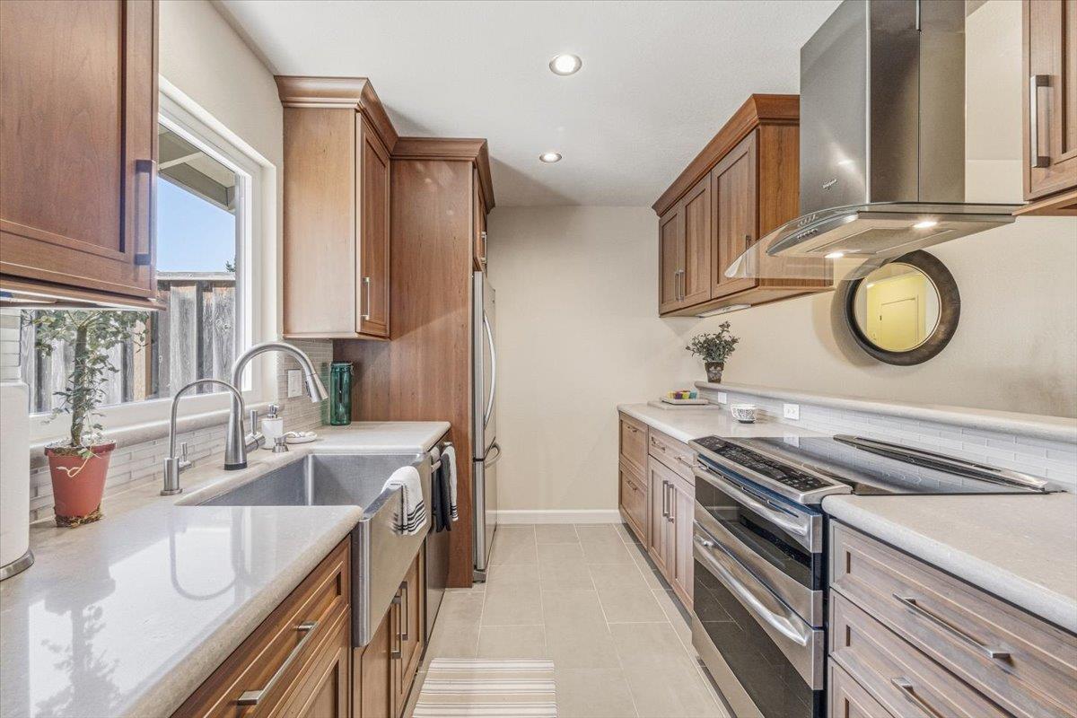 Detail Gallery Image 18 of 41 For 1109 Heather Ln, Pacific Grove,  CA 93950 - 2 Beds | 2 Baths