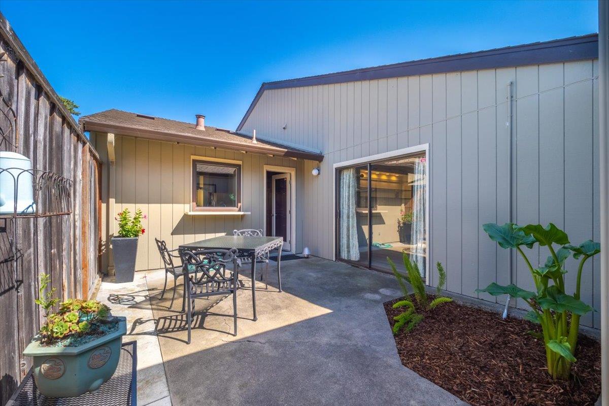 Detail Gallery Image 34 of 41 For 1109 Heather Ln, Pacific Grove,  CA 93950 - 2 Beds | 2 Baths