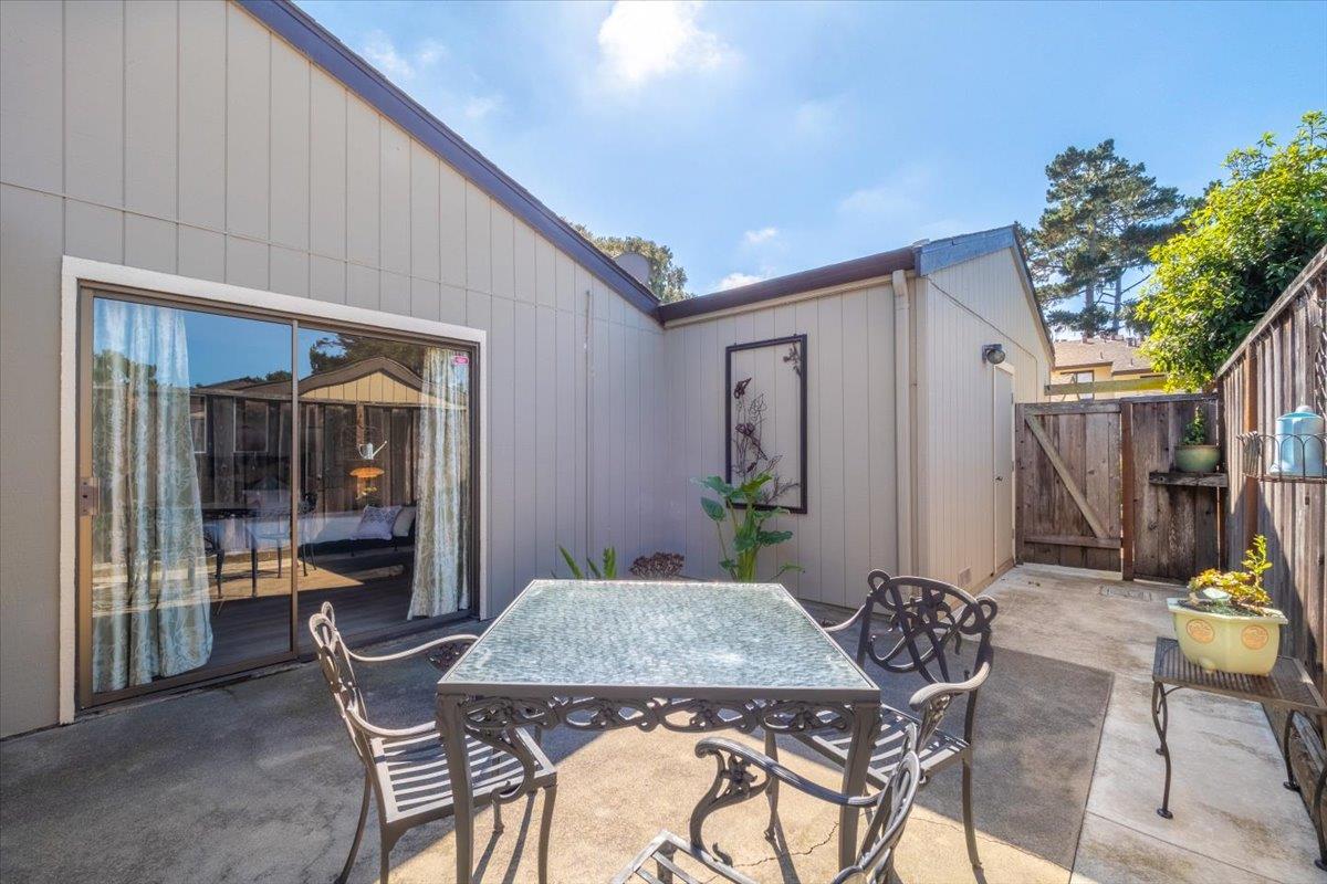 Detail Gallery Image 35 of 41 For 1109 Heather Ln, Pacific Grove,  CA 93950 - 2 Beds | 2 Baths
