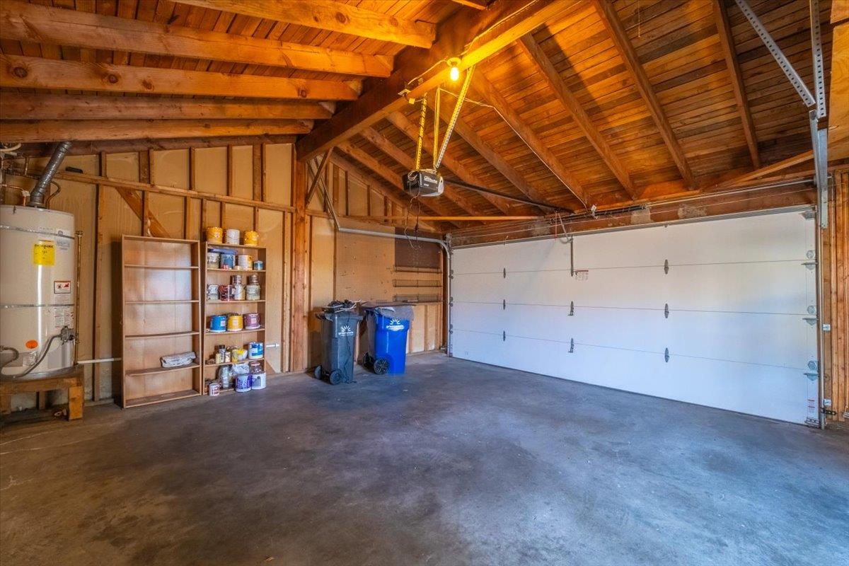 Detail Gallery Image 37 of 41 For 1109 Heather Ln, Pacific Grove,  CA 93950 - 2 Beds | 2 Baths