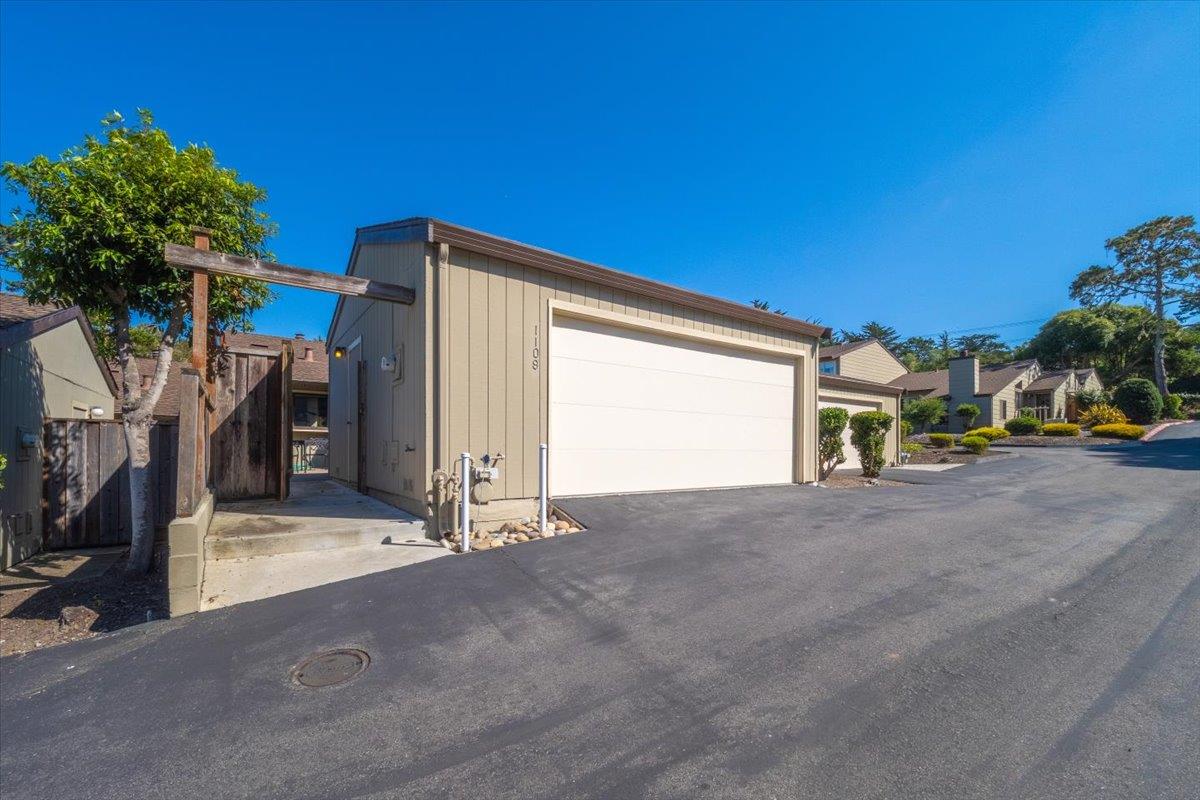 Detail Gallery Image 39 of 41 For 1109 Heather Ln, Pacific Grove,  CA 93950 - 2 Beds | 2 Baths