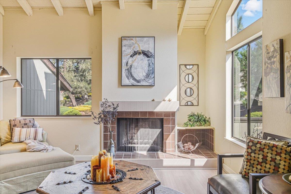 Detail Gallery Image 7 of 41 For 1109 Heather Ln, Pacific Grove,  CA 93950 - 2 Beds | 2 Baths