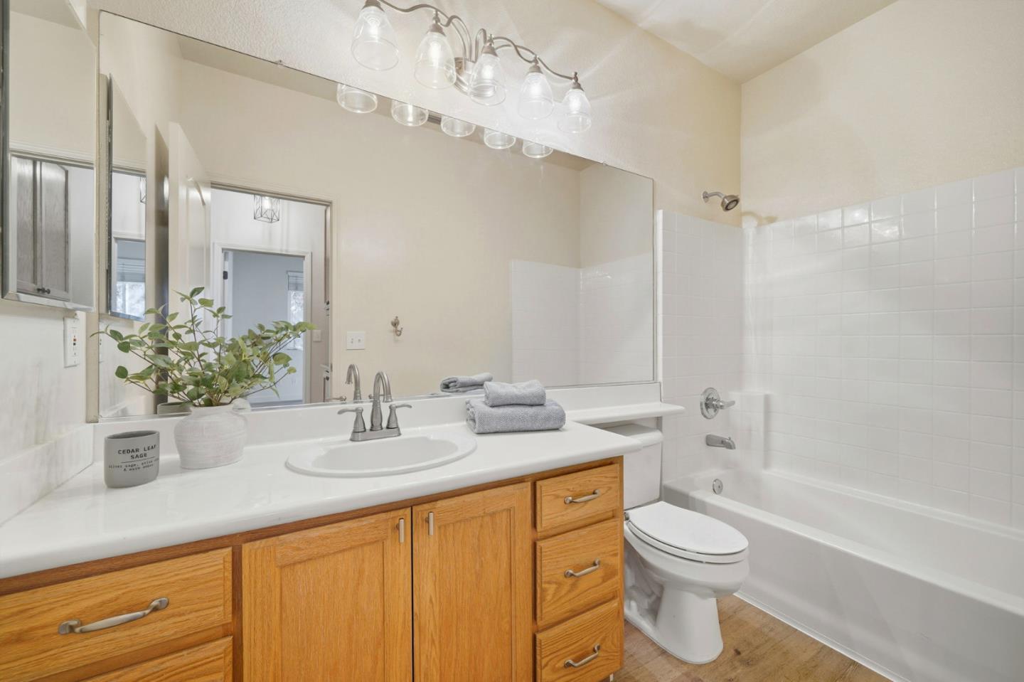 Detail Gallery Image 17 of 45 For 1867 Crater Pl, Tracy,  CA 95304 - 4 Beds | 3 Baths