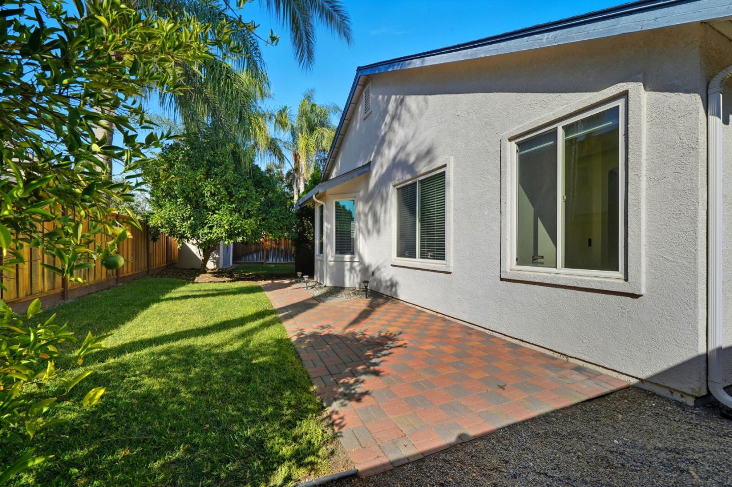 Detail Gallery Image 3 of 45 For 1867 Crater Pl, Tracy,  CA 95304 - 4 Beds | 3 Baths