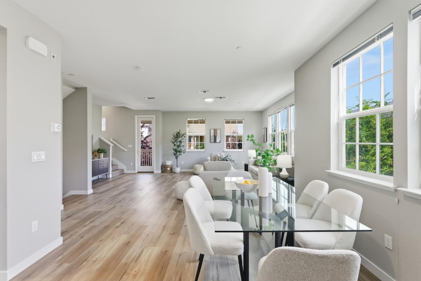 Detail Gallery Image 17 of 52 For 3400 Pyramid Way, Mountain View,  CA 94043 - 4 Beds | 4 Baths