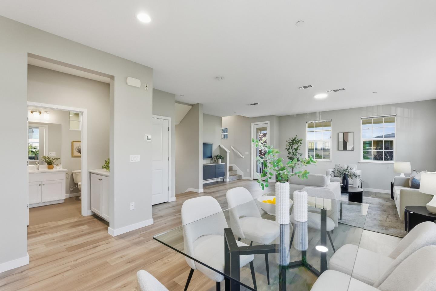 Detail Gallery Image 19 of 52 For 3400 Pyramid Way, Mountain View,  CA 94043 - 4 Beds | 4 Baths