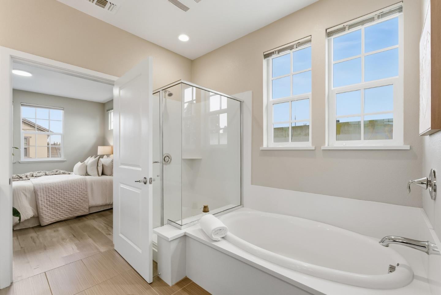 Detail Gallery Image 29 of 52 For 3400 Pyramid Way, Mountain View,  CA 94043 - 4 Beds | 4 Baths