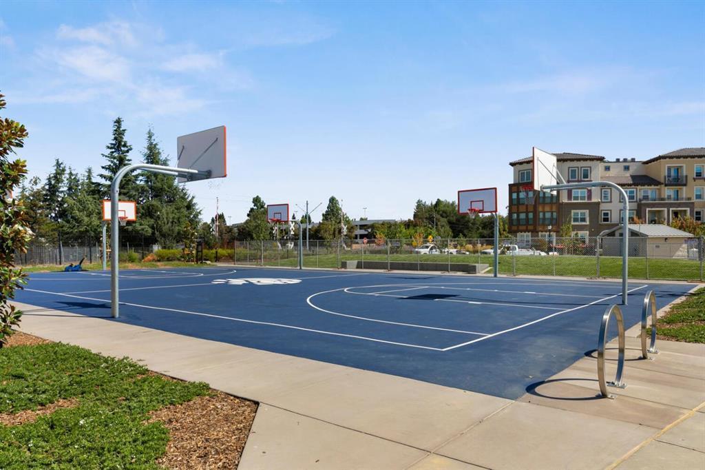 Detail Gallery Image 41 of 52 For 3400 Pyramid Way, Mountain View,  CA 94043 - 4 Beds | 4 Baths