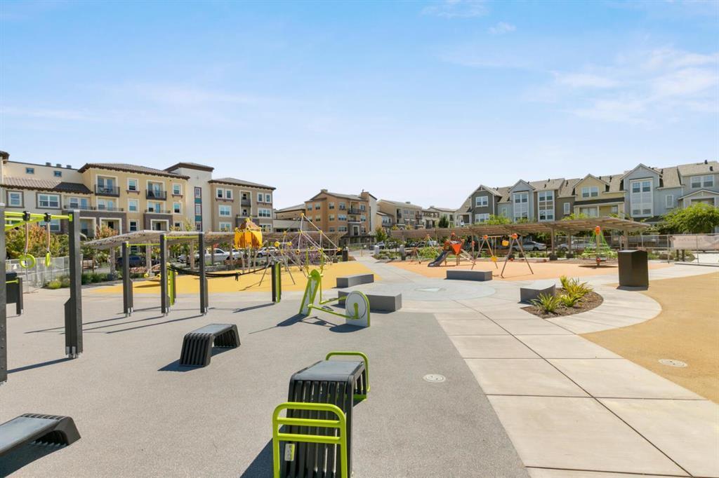 Detail Gallery Image 42 of 52 For 3400 Pyramid Way, Mountain View,  CA 94043 - 4 Beds | 4 Baths