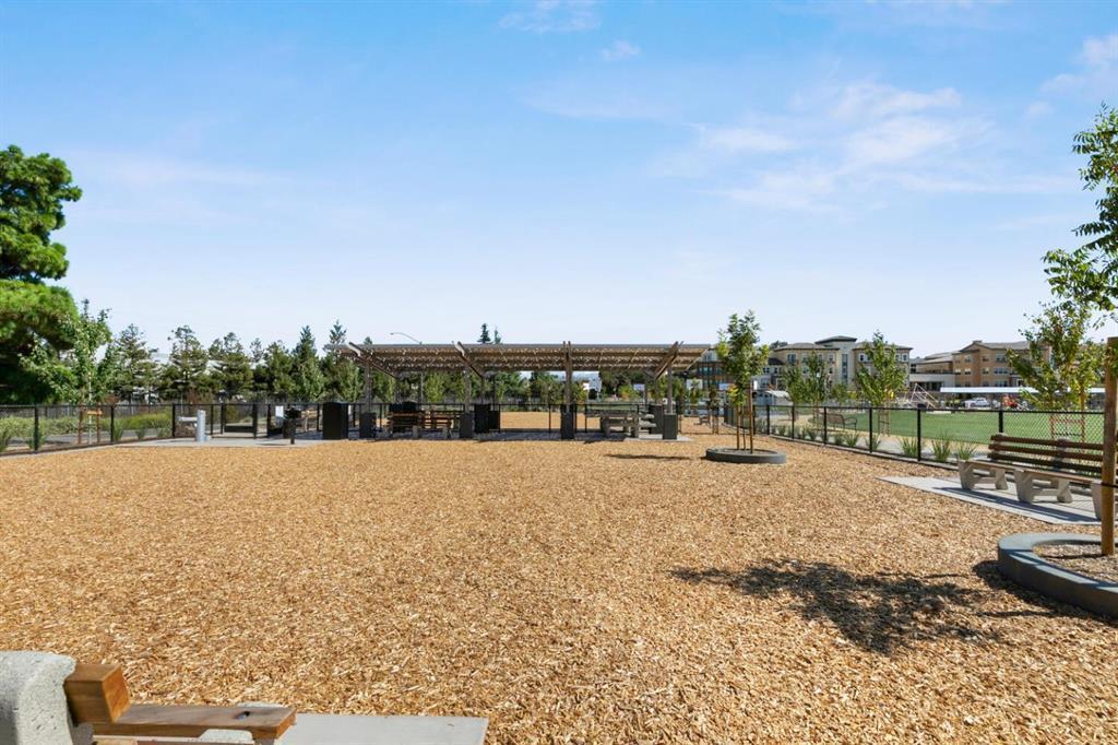 Detail Gallery Image 43 of 52 For 3400 Pyramid Way, Mountain View,  CA 94043 - 4 Beds | 4 Baths