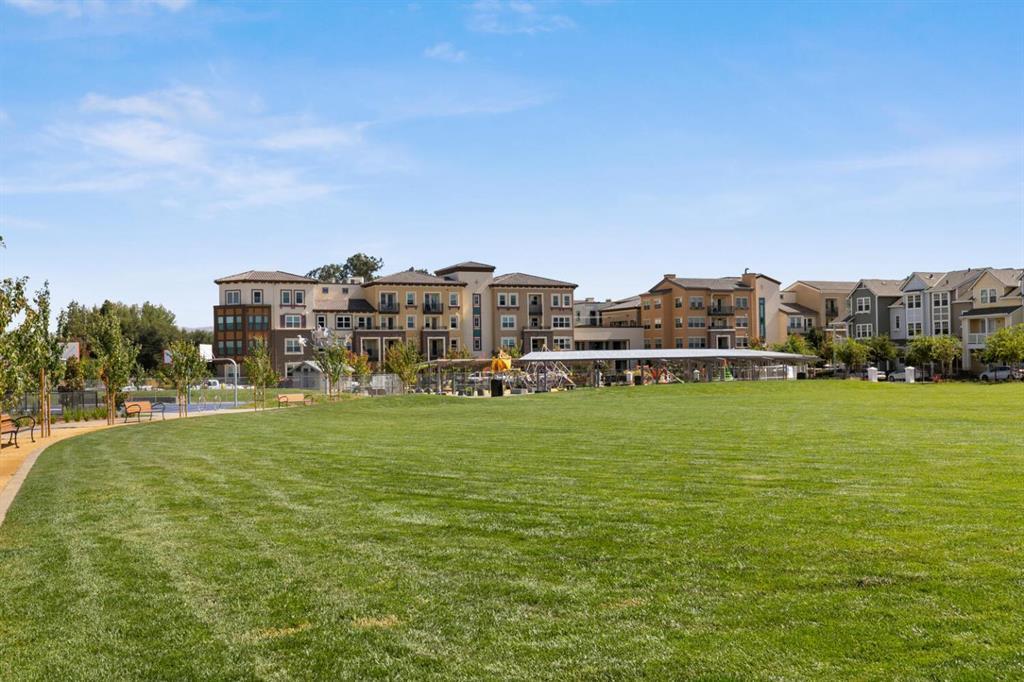 Detail Gallery Image 44 of 52 For 3400 Pyramid Way, Mountain View,  CA 94043 - 4 Beds | 4 Baths