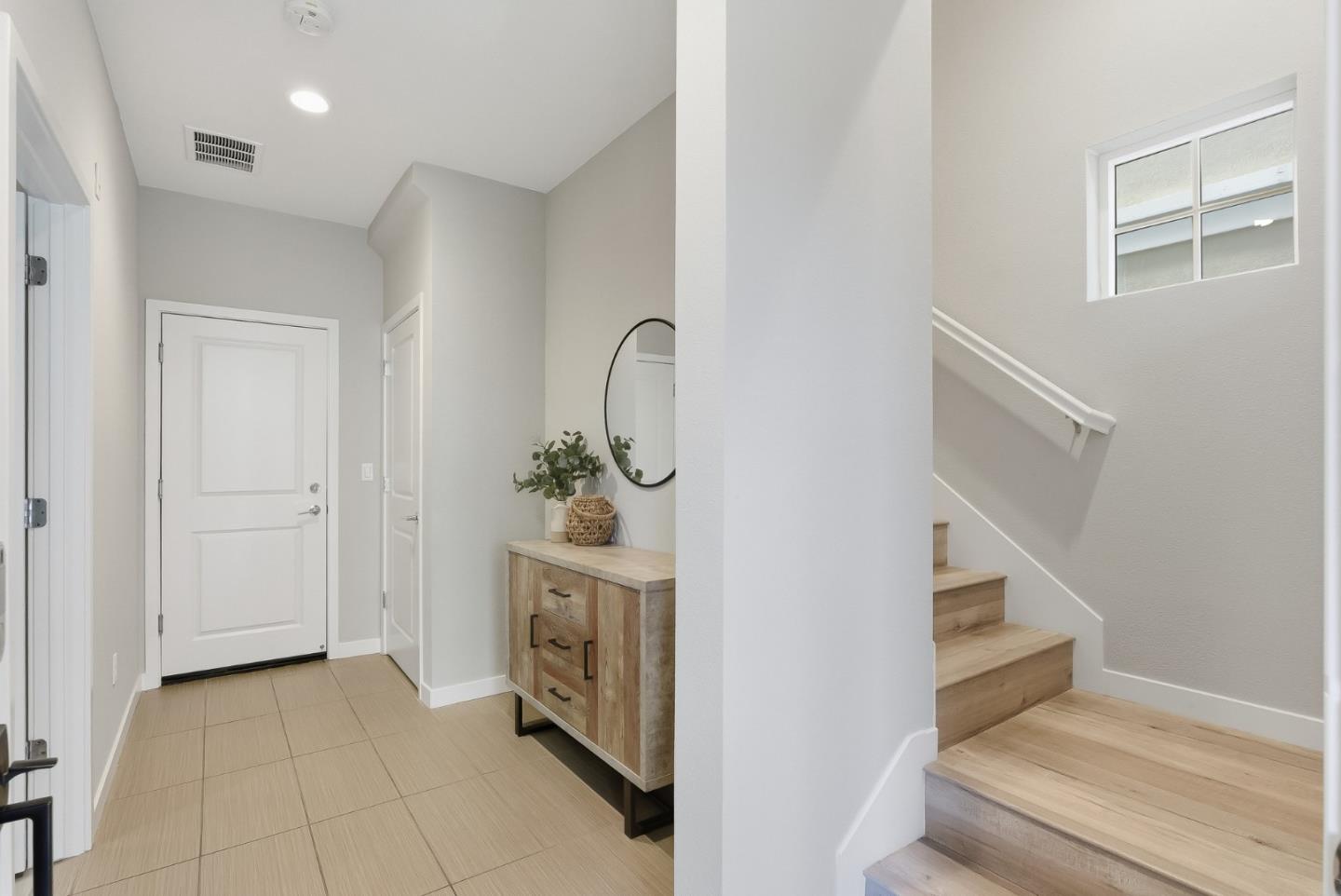 Detail Gallery Image 5 of 52 For 3400 Pyramid Way, Mountain View,  CA 94043 - 4 Beds | 4 Baths