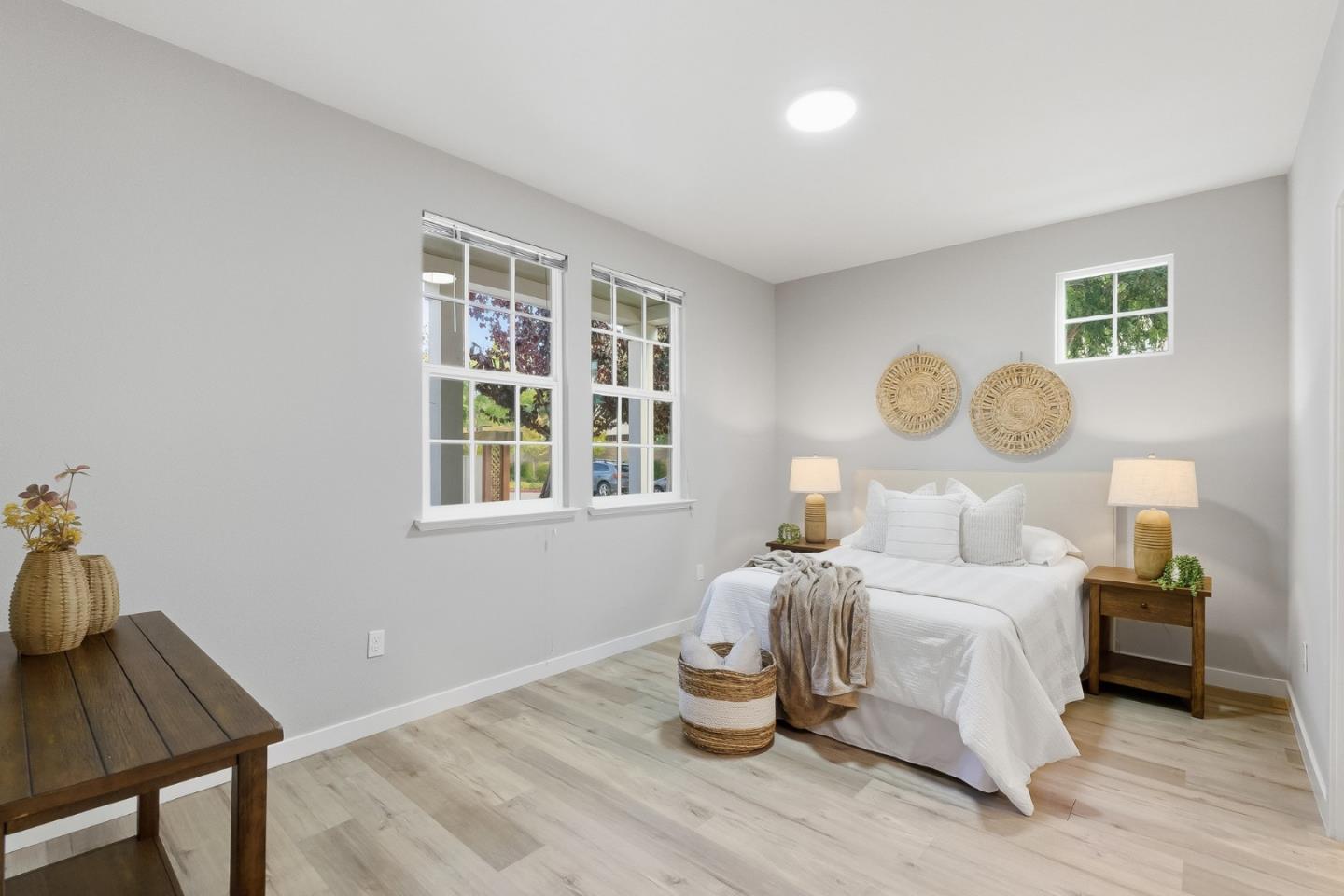 Detail Gallery Image 6 of 52 For 3400 Pyramid Way, Mountain View,  CA 94043 - 4 Beds | 4 Baths