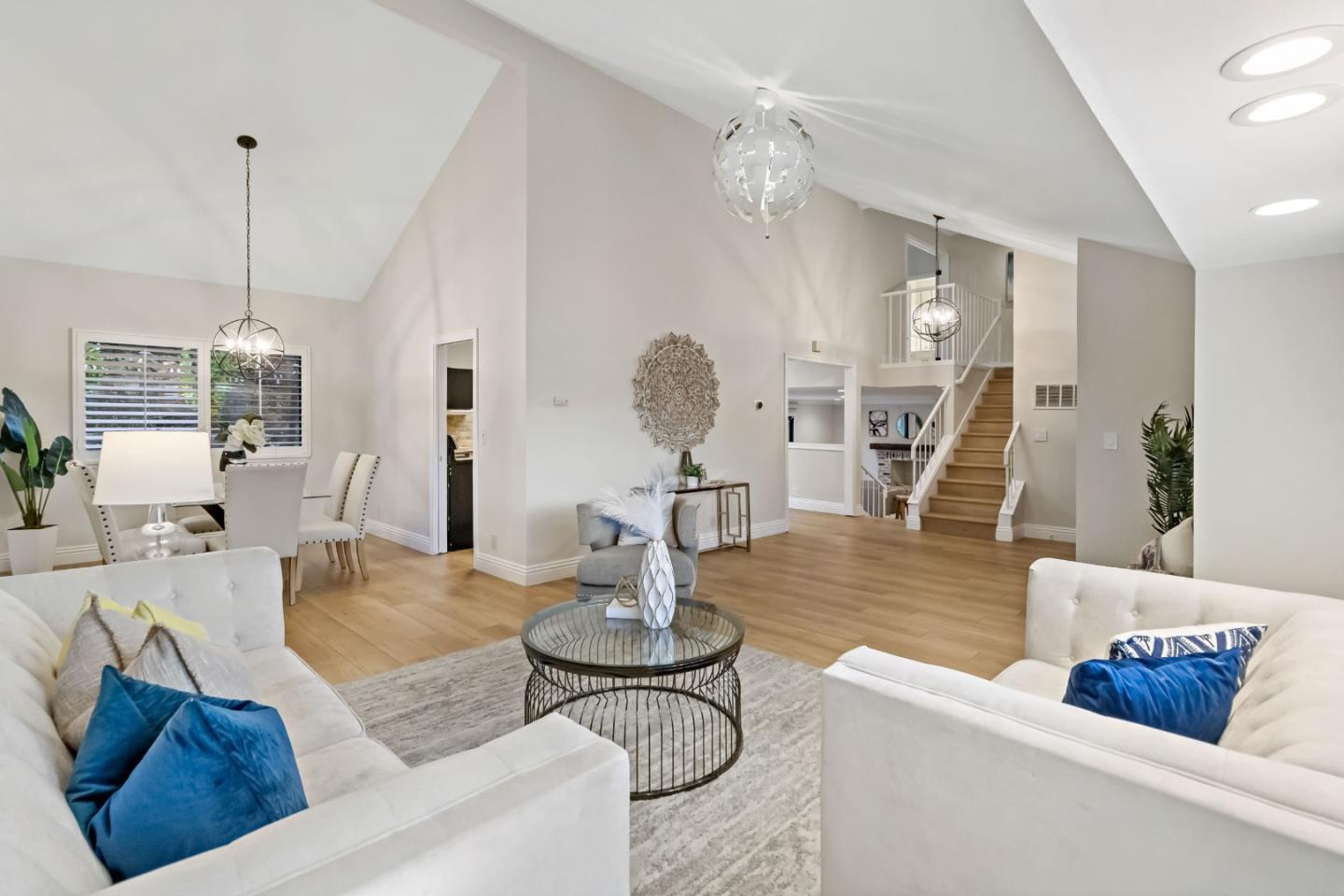 Detail Gallery Image 13 of 64 For 17716 Columbia Dr, Castro Valley,  CA 94552 - 4 Beds | 2/1 Baths