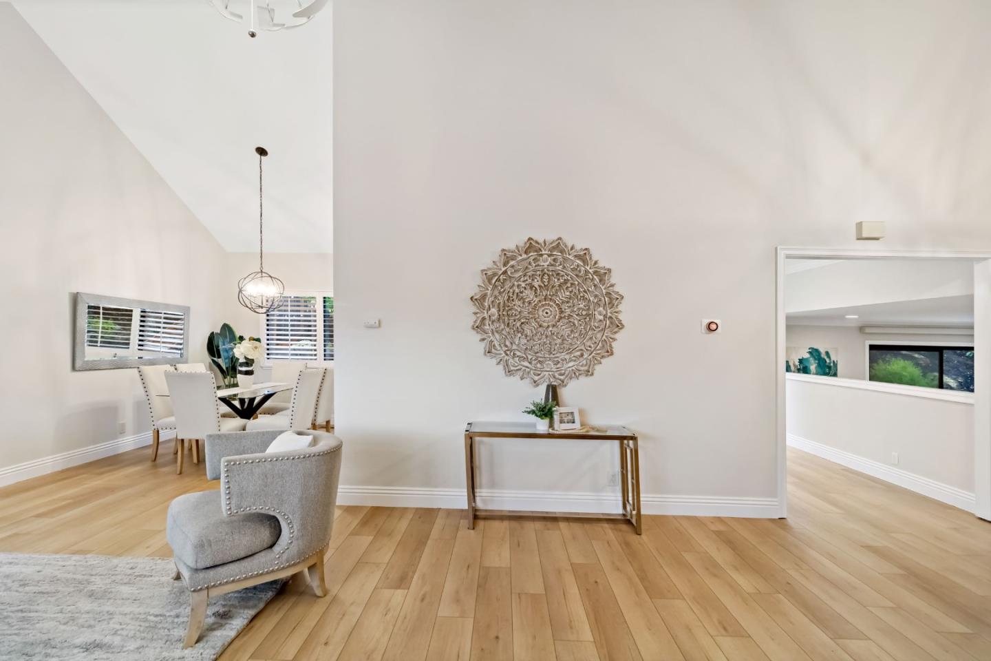 Detail Gallery Image 17 of 64 For 17716 Columbia Dr, Castro Valley,  CA 94552 - 4 Beds | 2/1 Baths