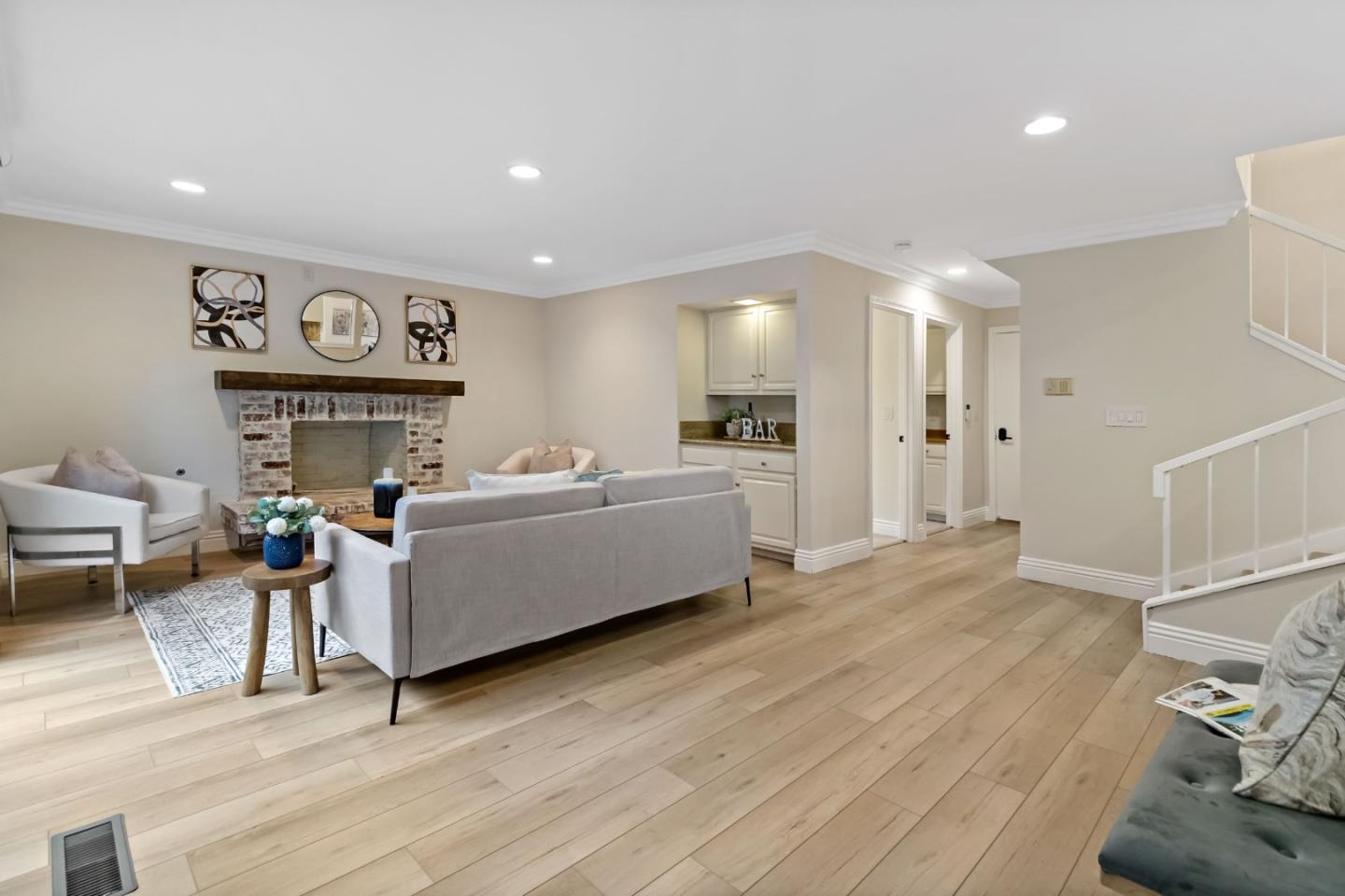 Detail Gallery Image 21 of 64 For 17716 Columbia Dr, Castro Valley,  CA 94552 - 4 Beds | 2/1 Baths