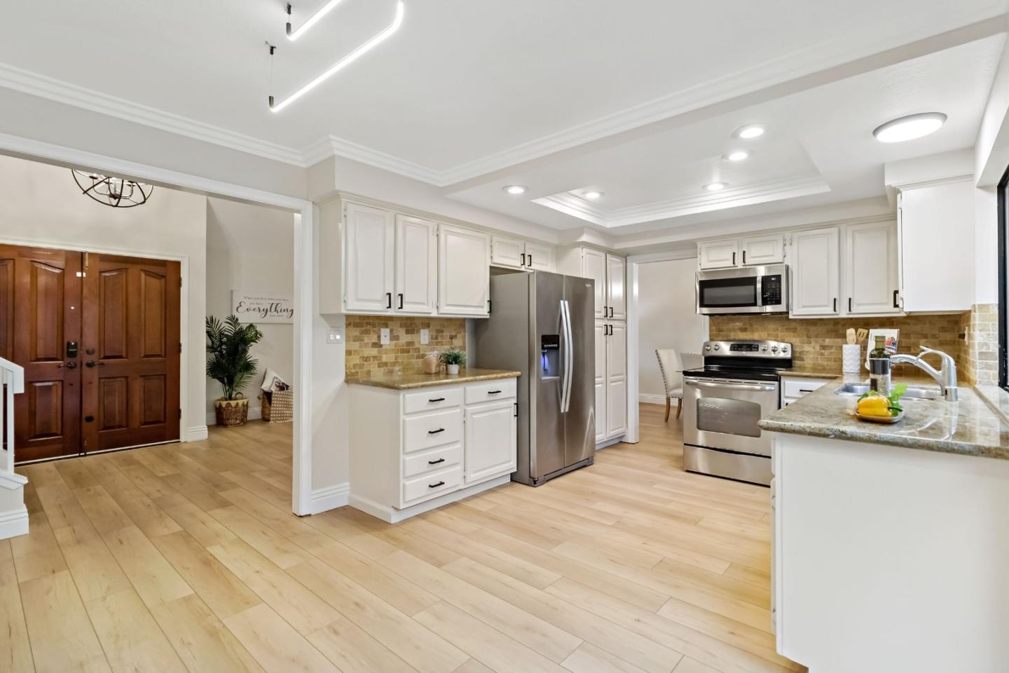 Detail Gallery Image 24 of 64 For 17716 Columbia Dr, Castro Valley,  CA 94552 - 4 Beds | 2/1 Baths