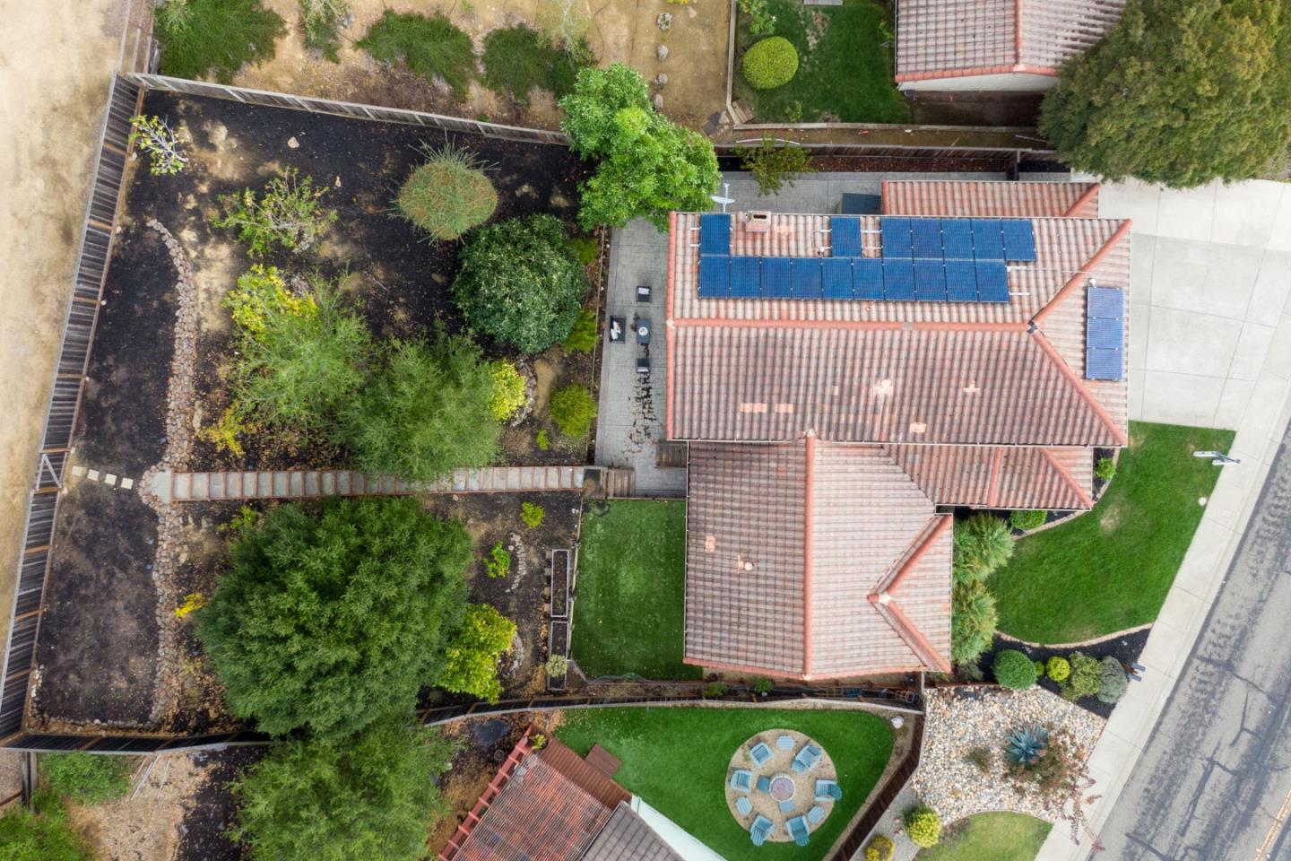 Detail Gallery Image 50 of 64 For 17716 Columbia Dr, Castro Valley,  CA 94552 - 4 Beds | 2/1 Baths