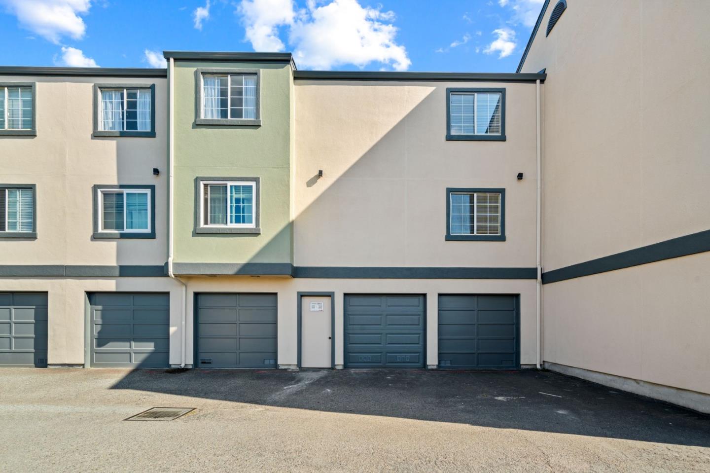 Detail Gallery Image 24 of 34 For 1003 San Antonio Cir #303,  Daly City,  CA 94014 - 2 Beds | 1 Baths