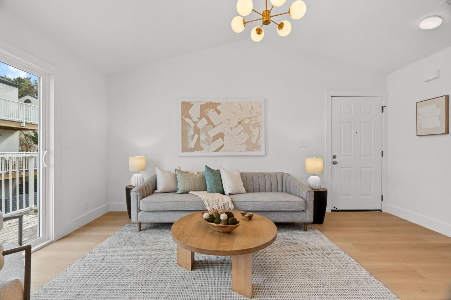 Detail Gallery Image 3 of 34 For 1003 San Antonio Cir #303,  Daly City,  CA 94014 - 2 Beds | 1 Baths