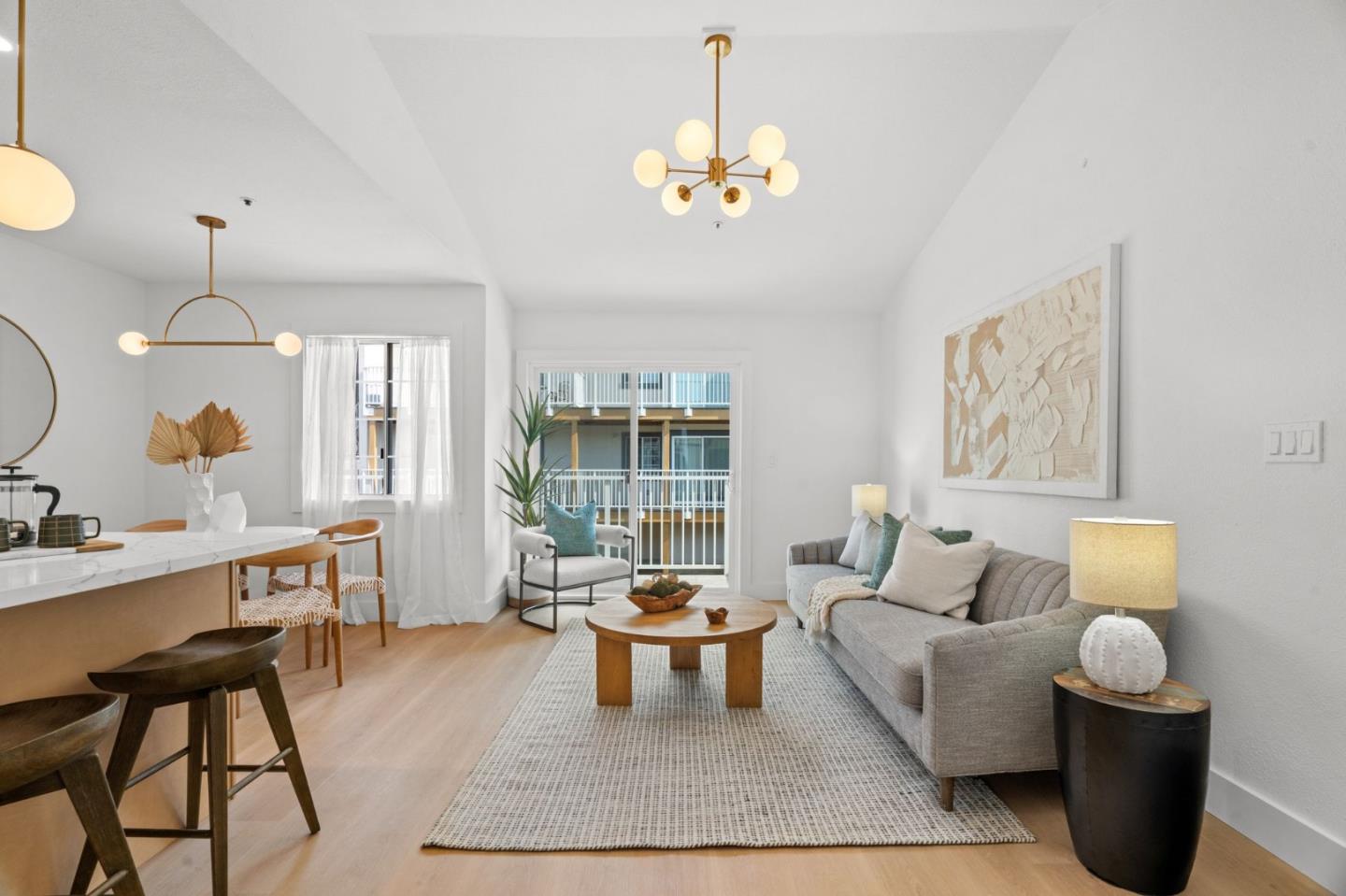 Detail Gallery Image 4 of 34 For 1003 San Antonio Cir #303,  Daly City,  CA 94014 - 2 Beds | 1 Baths