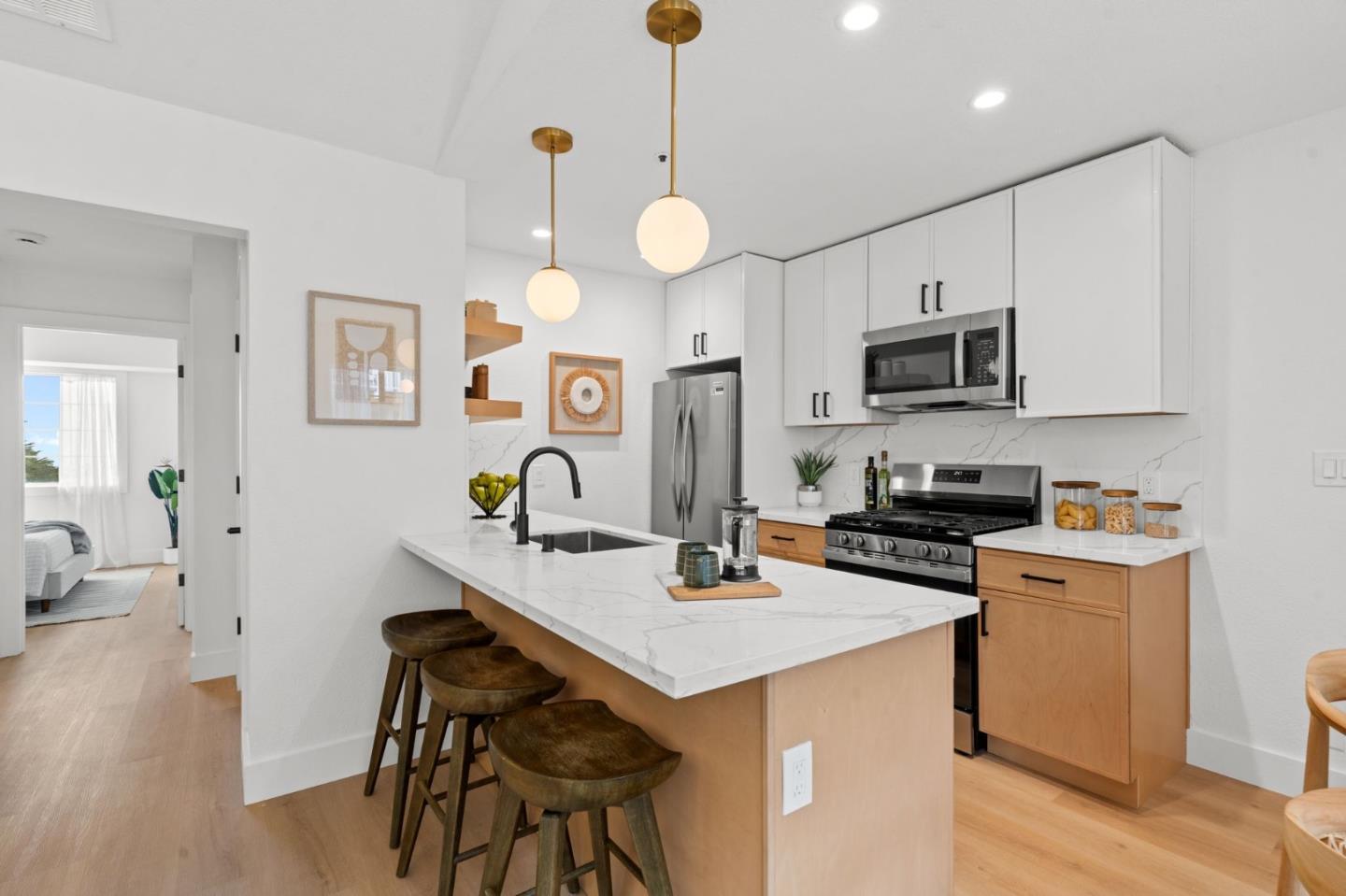 Detail Gallery Image 6 of 34 For 1003 San Antonio Cir #303,  Daly City,  CA 94014 - 2 Beds | 1 Baths