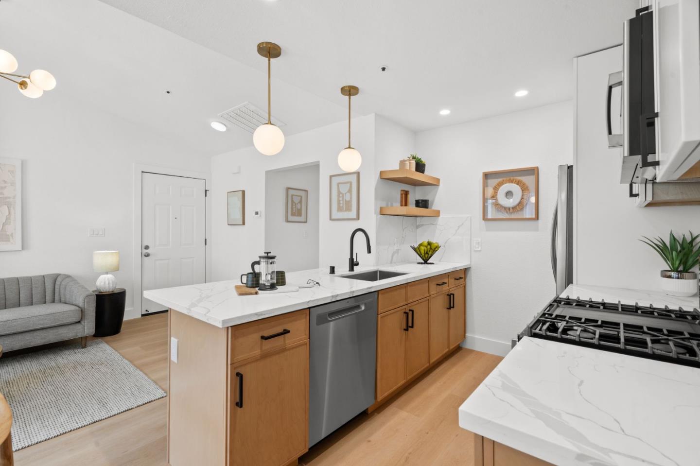 Detail Gallery Image 8 of 34 For 1003 San Antonio Cir #303,  Daly City,  CA 94014 - 2 Beds | 1 Baths