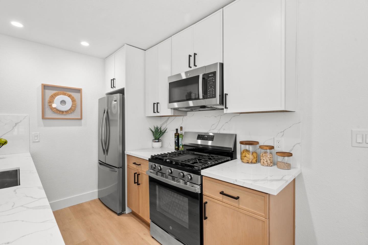 Detail Gallery Image 9 of 34 For 1003 San Antonio Cir #303,  Daly City,  CA 94014 - 2 Beds | 1 Baths