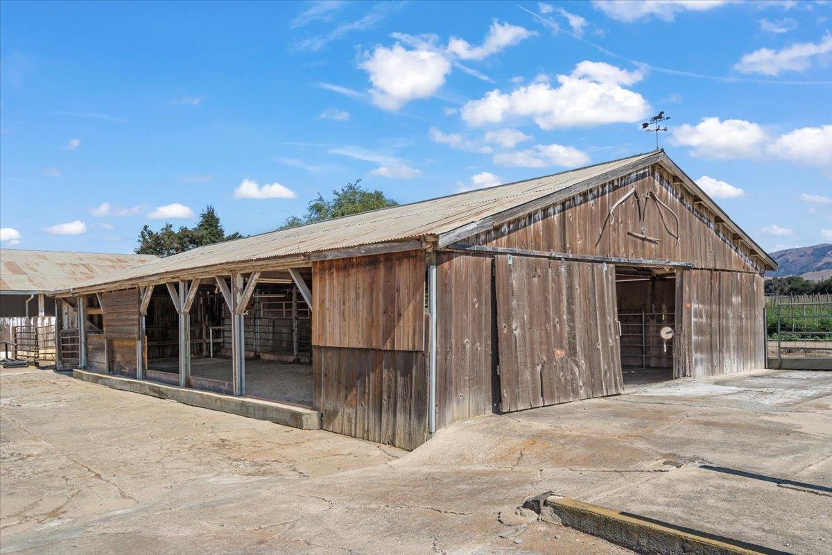 Detail Gallery Image 12 of 63 For 2675 Pacheco Pass Hwy, Gilroy,  CA 95020 - – Beds | – Baths