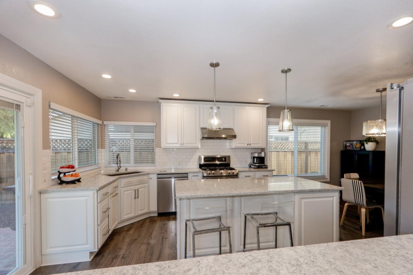 Detail Gallery Image 10 of 50 For 472 Meadow Dale Ct, San Jose,  CA 95136 - 3 Beds | 2 Baths