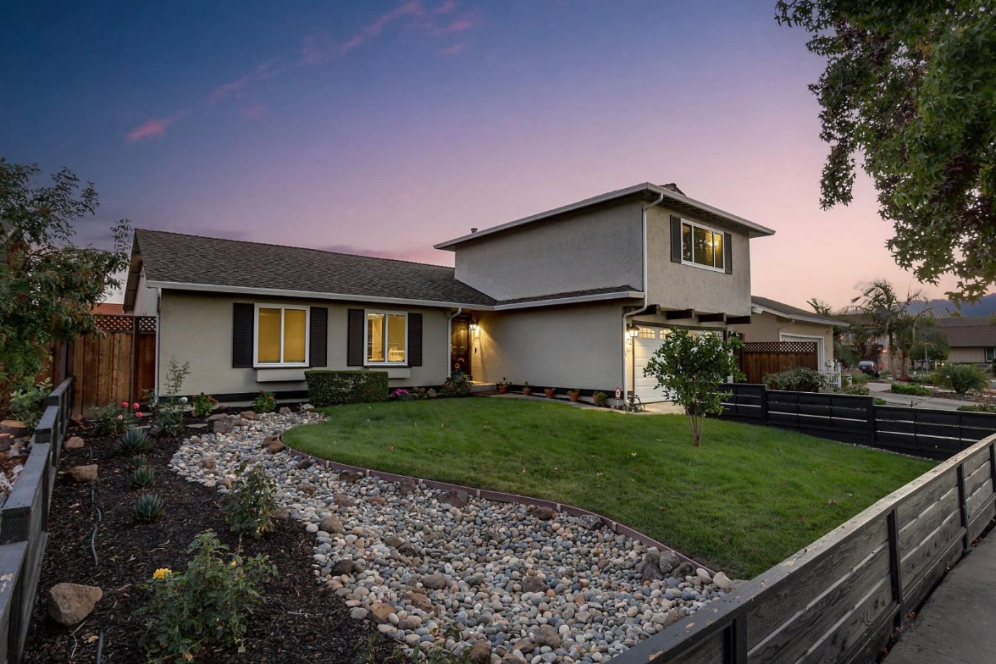 Detail Gallery Image 2 of 50 For 472 Meadow Dale Ct, San Jose,  CA 95136 - 3 Beds | 2 Baths