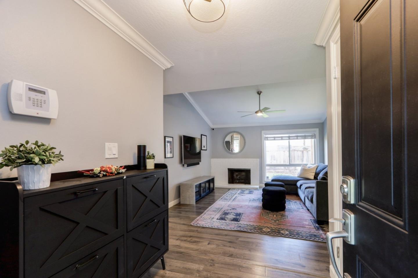 Detail Gallery Image 3 of 50 For 472 Meadow Dale Ct, San Jose,  CA 95136 - 3 Beds | 2 Baths