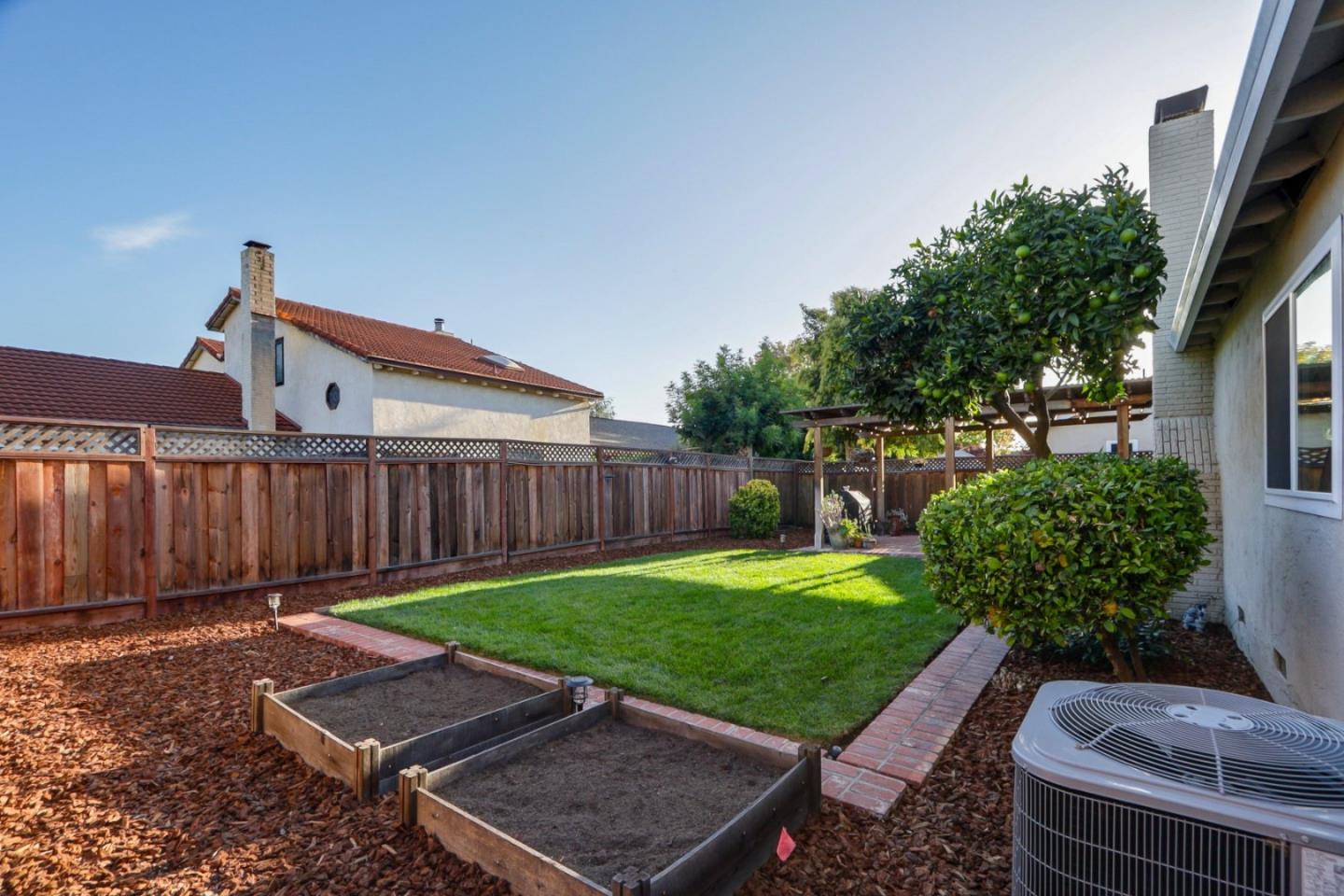Detail Gallery Image 38 of 50 For 472 Meadow Dale Ct, San Jose,  CA 95136 - 3 Beds | 2 Baths