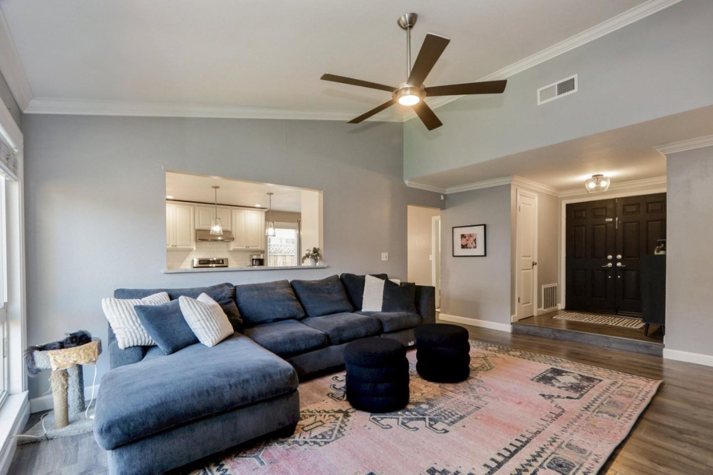 Detail Gallery Image 6 of 50 For 472 Meadow Dale Ct, San Jose,  CA 95136 - 3 Beds | 2 Baths