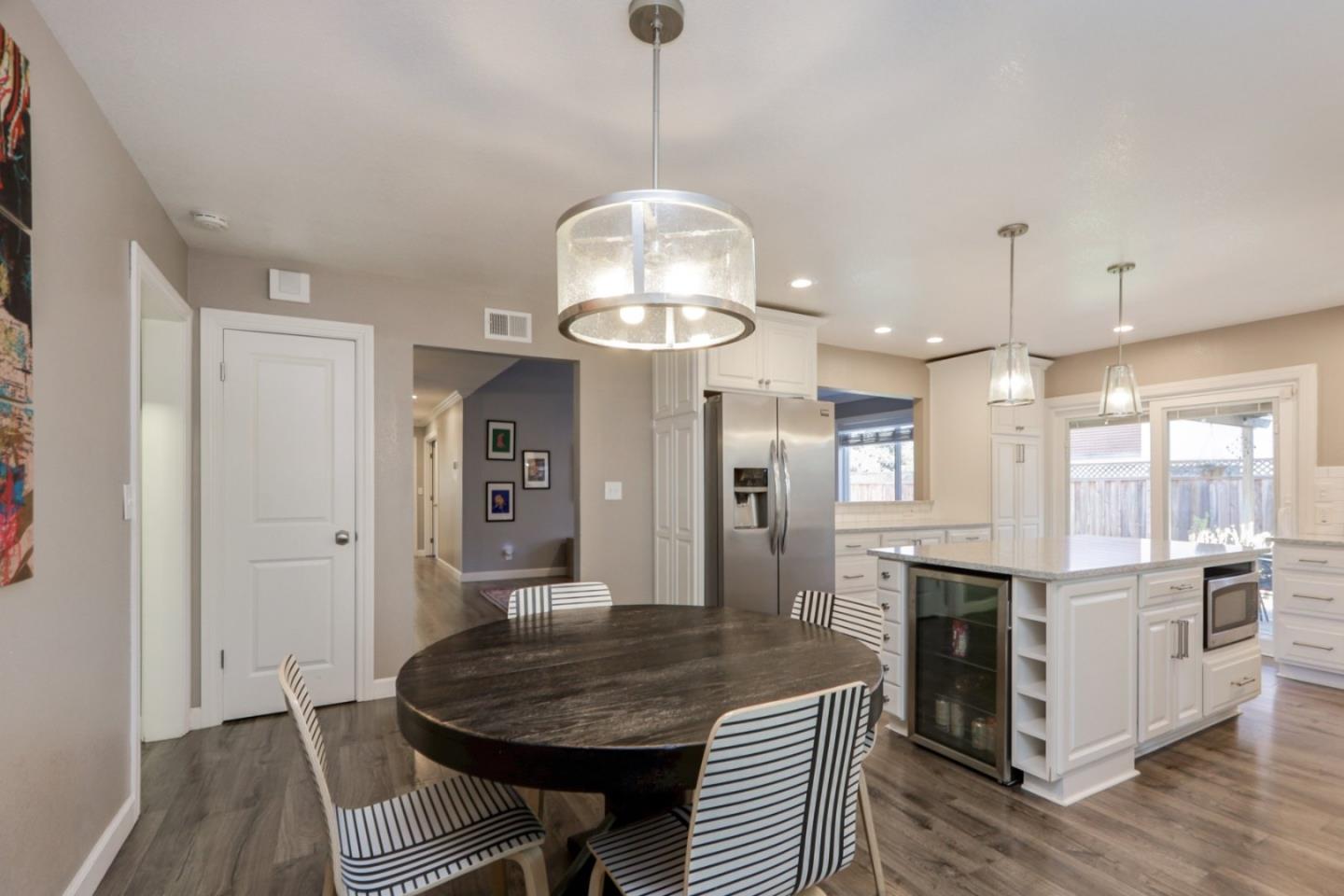 Detail Gallery Image 8 of 50 For 472 Meadow Dale Ct, San Jose,  CA 95136 - 3 Beds | 2 Baths