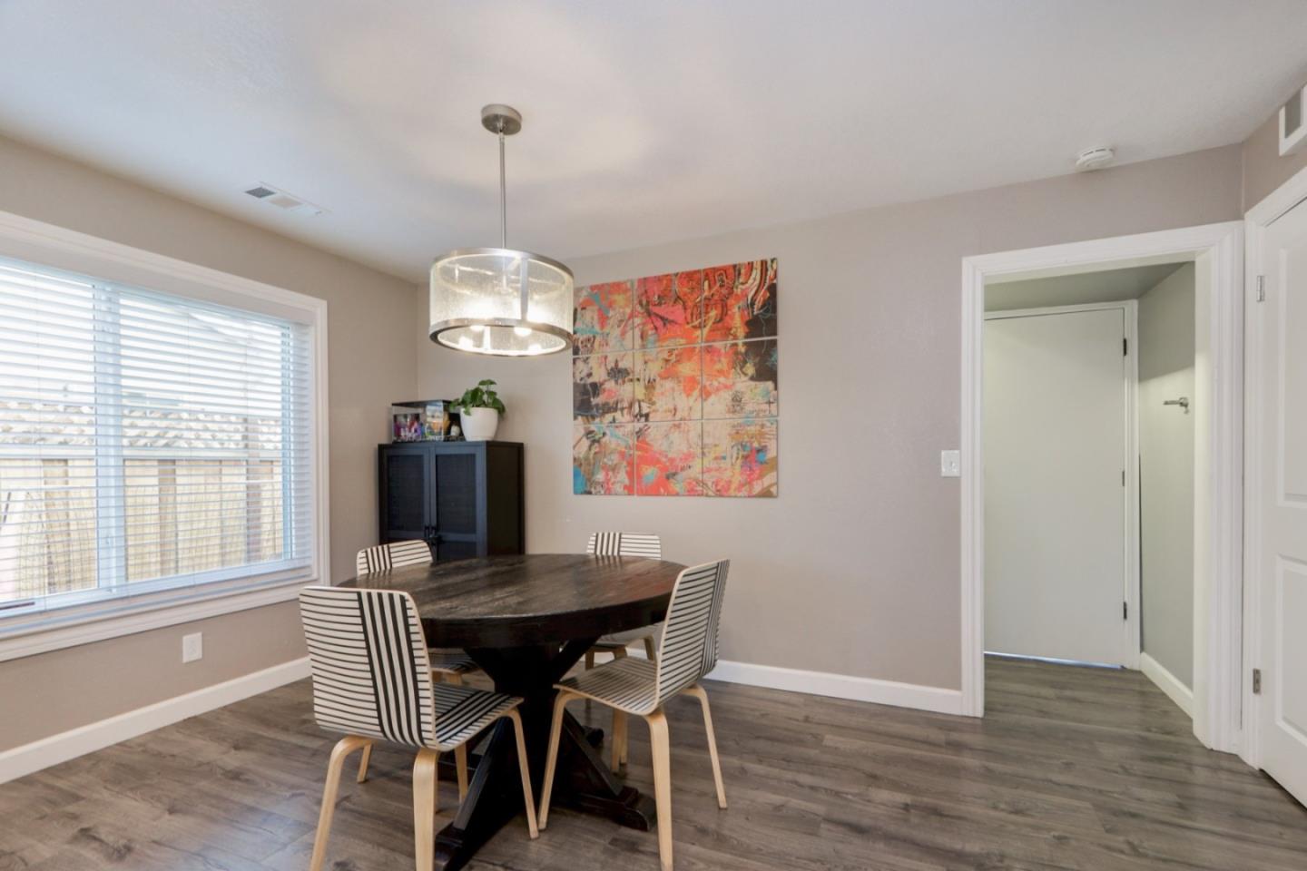 Detail Gallery Image 9 of 50 For 472 Meadow Dale Ct, San Jose,  CA 95136 - 3 Beds | 2 Baths